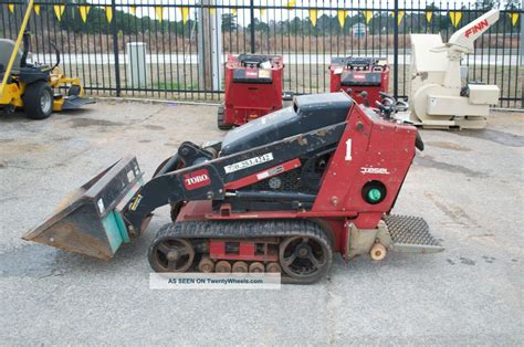 weight of a mini skid steer